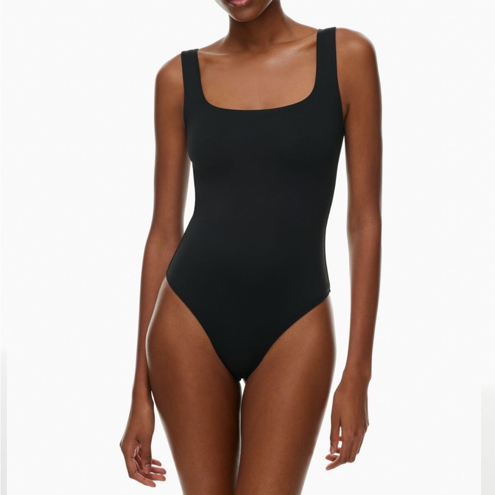 Aritzia Contour squareneck bodysuit